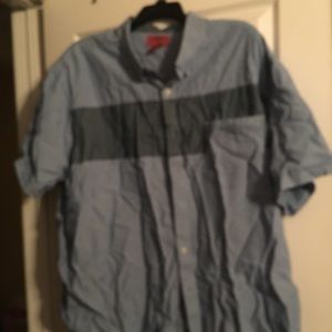 Men’s casual button down.